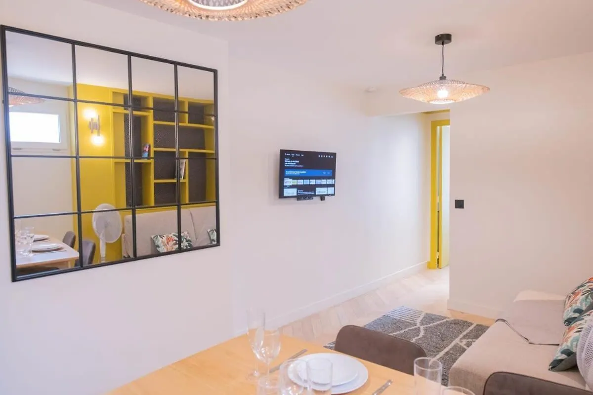 Recently Renovated 3Bd Next To Invalides Apartment Paris