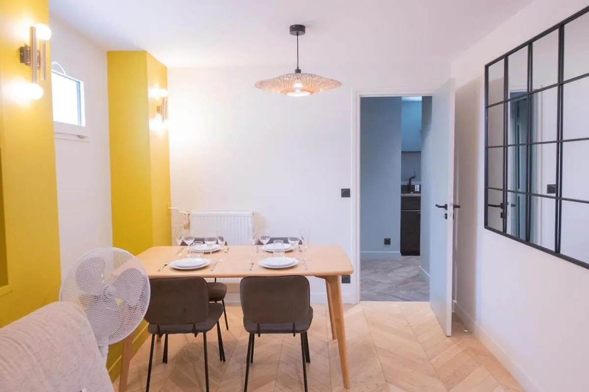 Recently Renovated 3Bd Next To Invalides Apartment Paris