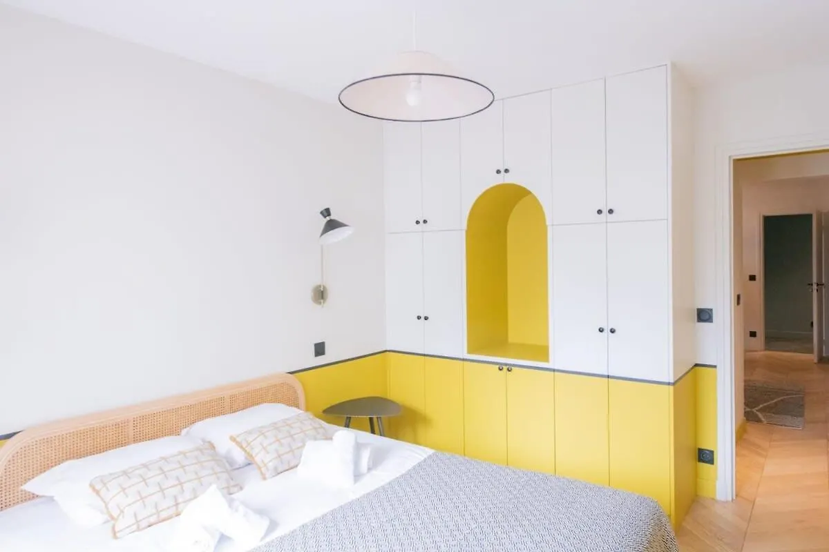 Recently Renovated 3Bd Next To Invalides Apartment Paris 0*,  France