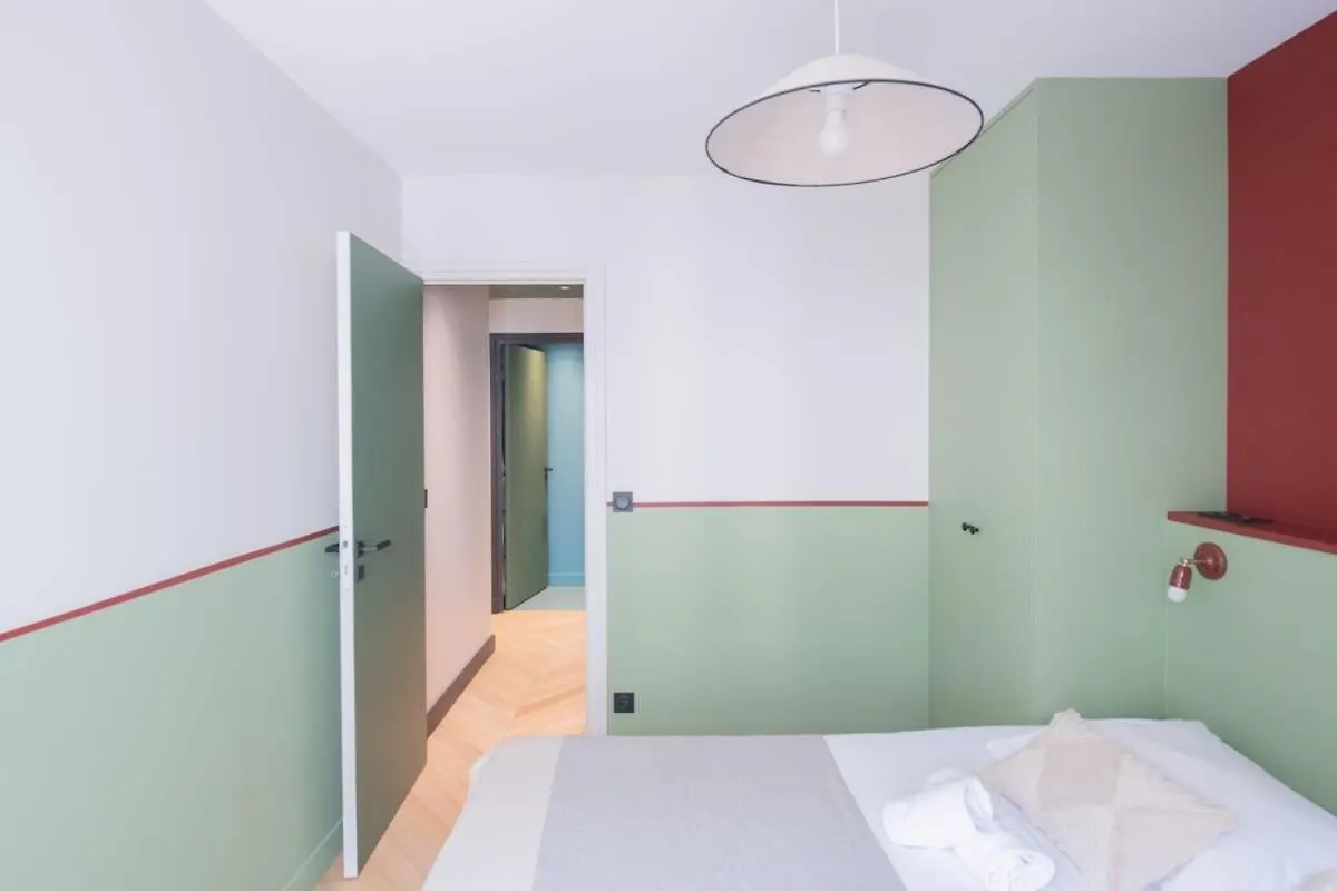 Recently Renovated 3Bd Next To Invalides Apartment Paris
