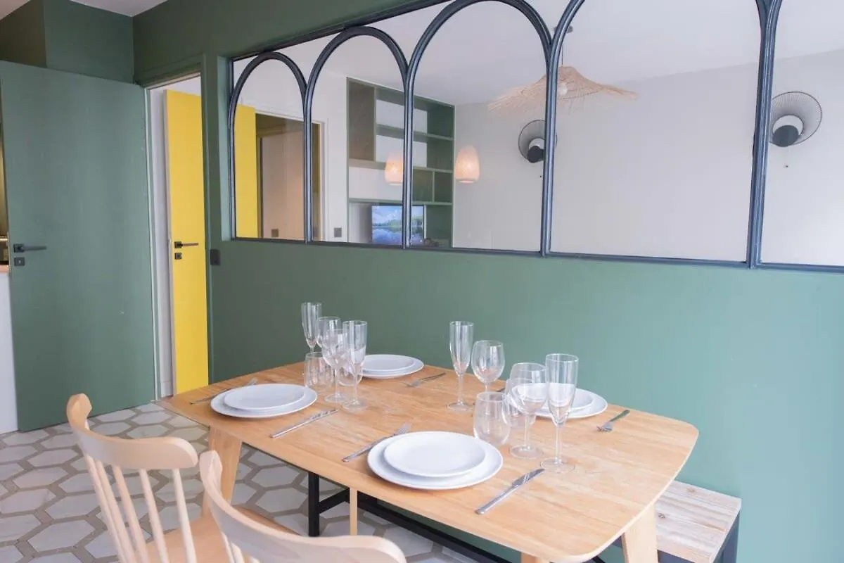 Recently Renovated 3Bd Next To Invalides Apartment Paris France