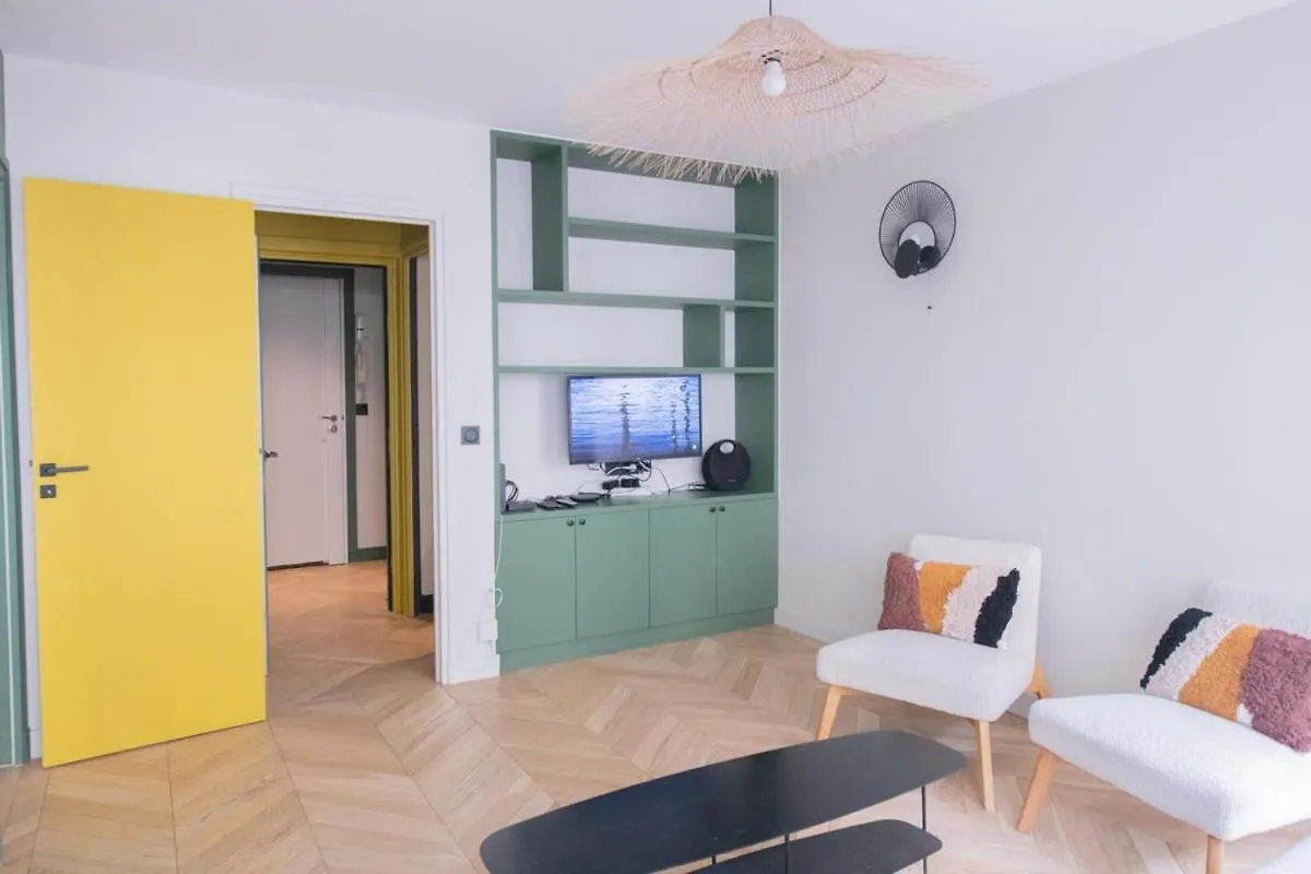 Recently Renovated 3Bd Next To Invalides Apartment Paris