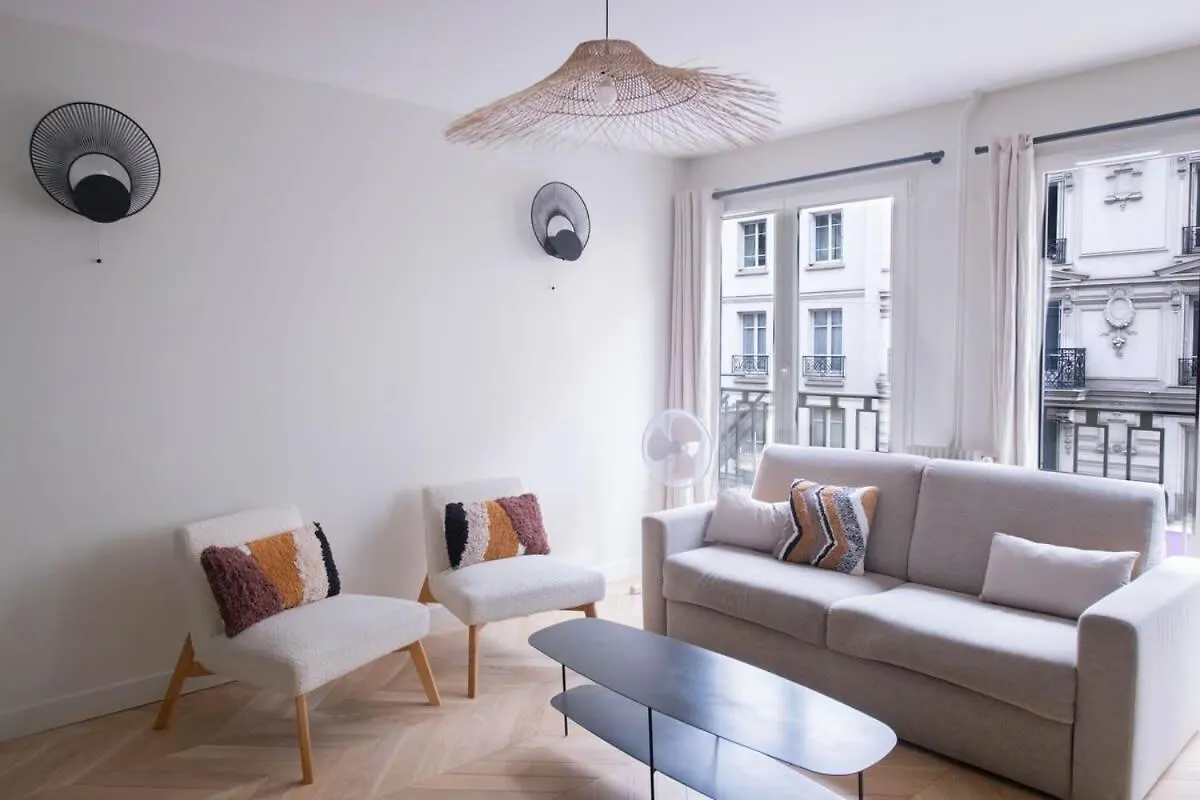 Recently Renovated 3Bd Next To Invalides Apartment Paris 0*,  France